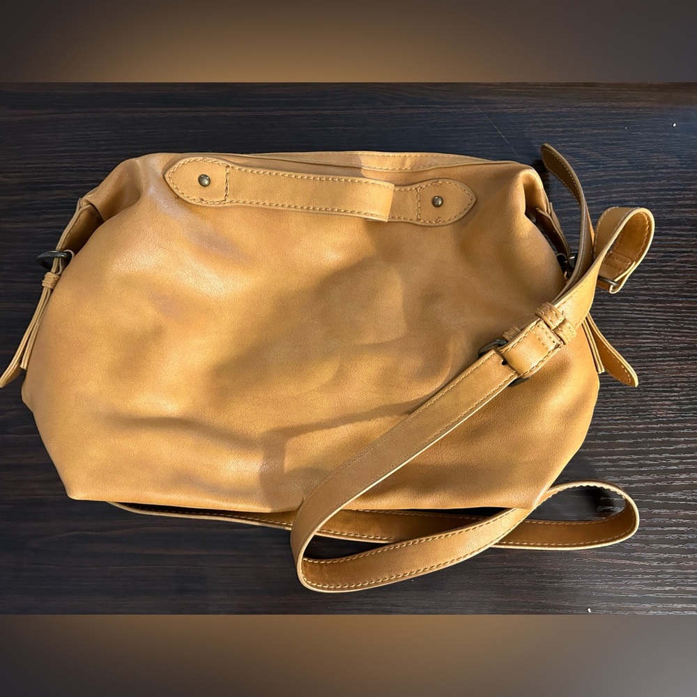 Universal Thread Handbag Great Condition! - image 1